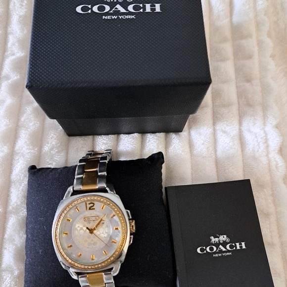 Coach - Picture 3 of 3